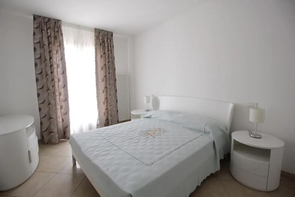 Adriatica Immobiliare Lauretta Hotel Lido di Jesolo 0*,  Italy